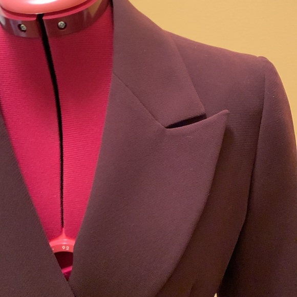 Lea Rome Elegant Women's Plum Blazer and Skirt Set - Picture 5 of 17